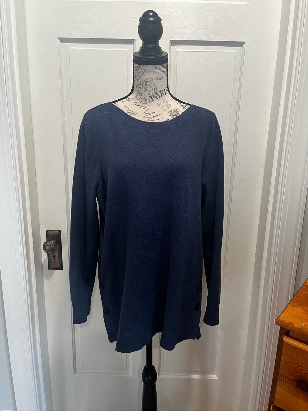Chico's Navy Scoop-Neck Long-Sleeve Tunic Sweater